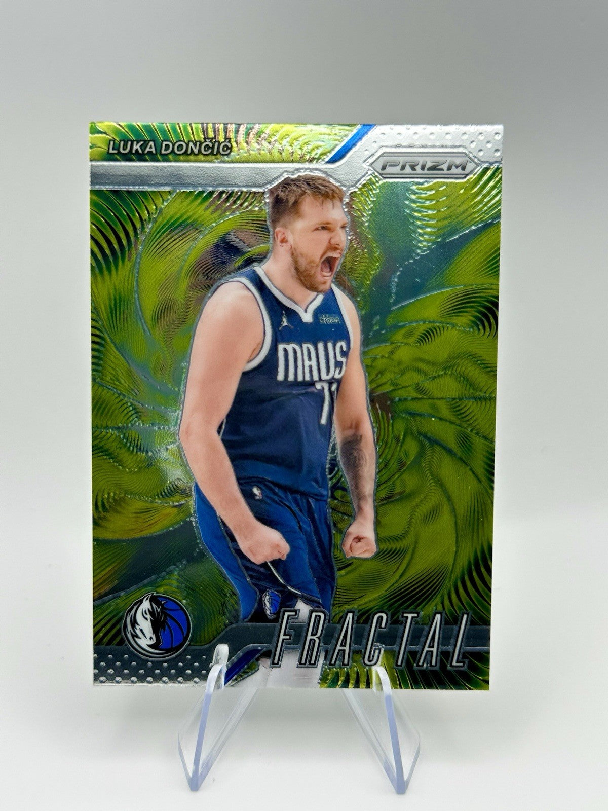 2024-25 Prizm Luka Doncic Fractal #4 - Mavericks NBA Card