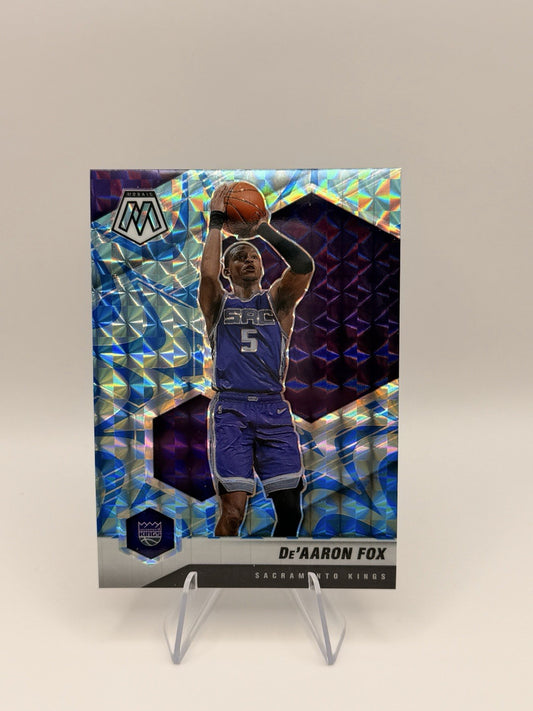 2020-21 Panini Mosaic De’Aaron Fox Blue Reactive Kings #168 Prizm NM NBA Card